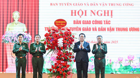 Hội nghị bàn giao công tác Trưởng Ban Tuyên giáo và Dân vận Trung ương