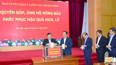 Ban Tuyên giáo và Dân vận Trung ương chia sẻ cùng đồng bào khắc phục hậu quả do mưa, lũ