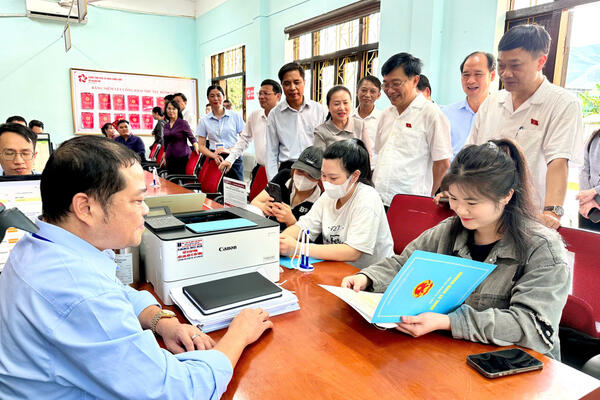 Tăng cường sự lãnh đạo của Đảng đối với việc thực hiện trách nhiệm giải trình trong hoạt động công vụ