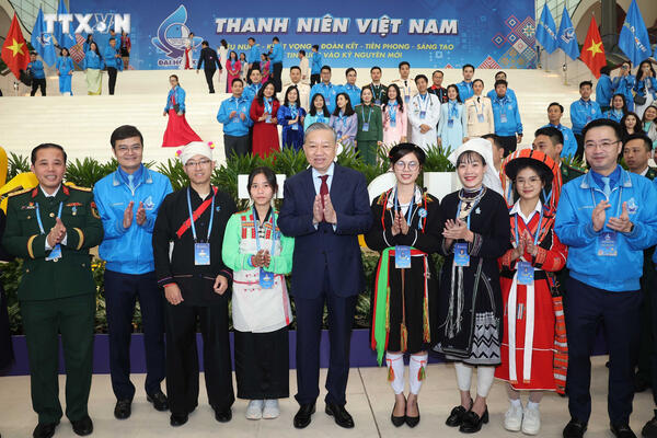 Lời dạy của Bác Hồ về giáo dục, đào tạo thế hệ trẻ và sự vận dụng của Đảng ta trong tình hình hiện nay