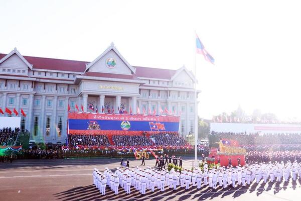 Kỷ niệm trọng thể 50 năm Quốc khánh nước Cộng hòa Dân chủ Nhân dân Lào; Mỹ công bố Chiến lược An ninh quốc gia mới